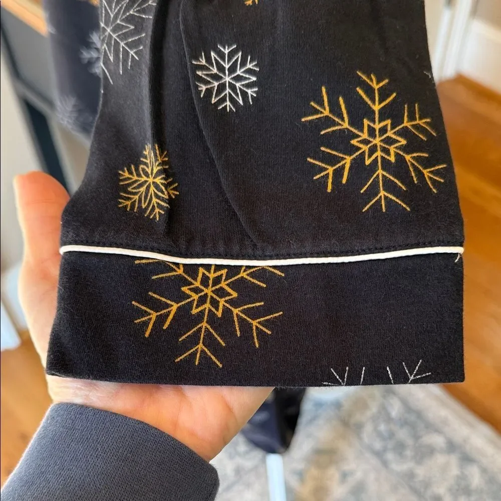 Soma Women’s 2 piece Pajamas Black, Gold and White Snowflake, Top XL / Pants L